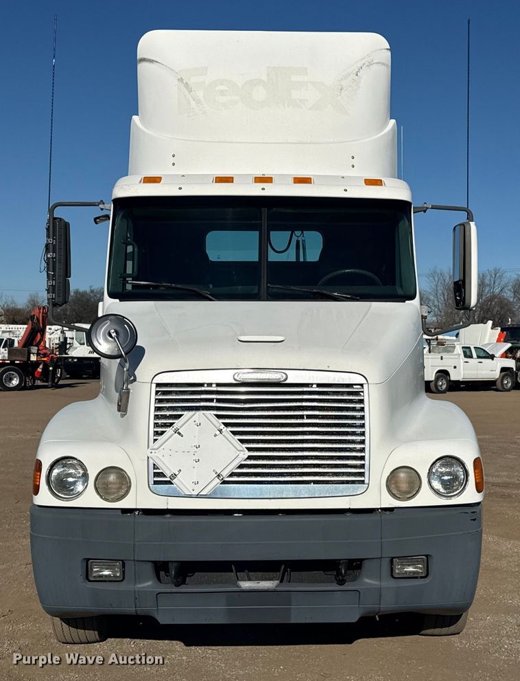 image for item EG2062 2002 Freightliner Century Class semi truck