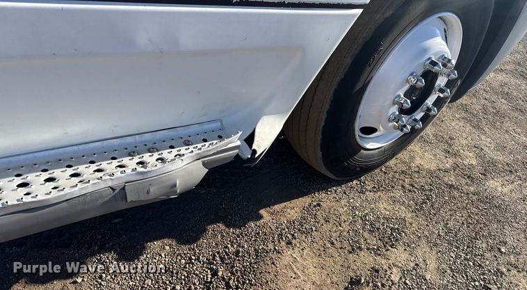 image for item EG2062 2002 Freightliner Century Class semi truck