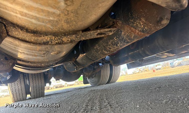 image for item EG2062 2002 Freightliner Century Class semi truck