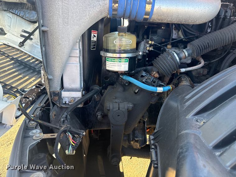 image for item EG2062 2002 Freightliner Century Class semi truck