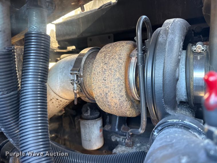 image for item EG2062 2002 Freightliner Century Class semi truck