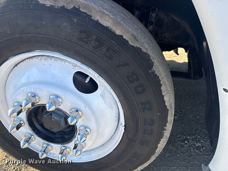 image for item EG2062 2002 Freightliner Century Class semi truck