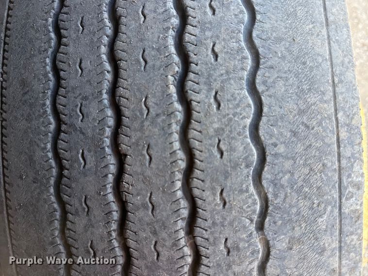 image for item EG2062 2002 Freightliner Century Class semi truck