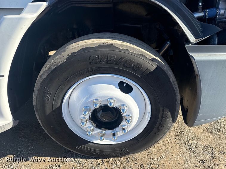 image for item EG2062 2002 Freightliner Century Class semi truck