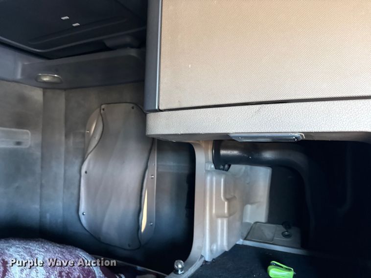 image for item EN0477 2013 Freightliner Cascadia semi truck