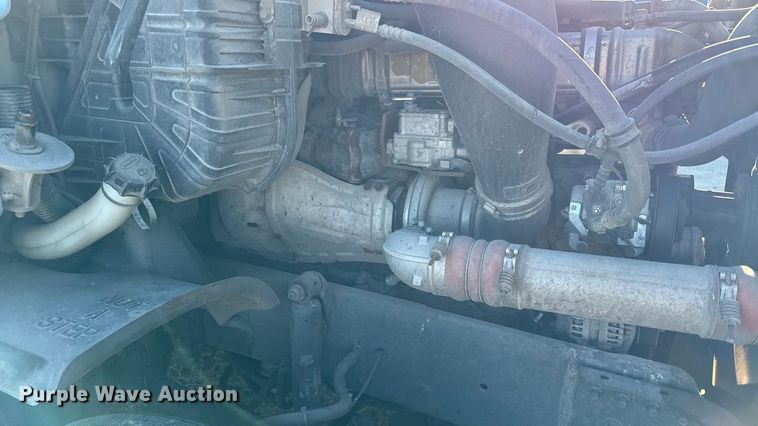 image for item EN0477 2013 Freightliner Cascadia semi truck