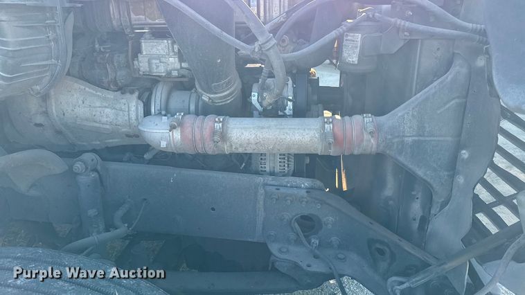 image for item EN0477 2013 Freightliner Cascadia semi truck