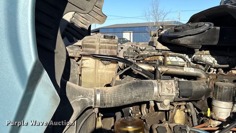 image for item EN0477 2013 Freightliner Cascadia semi truck