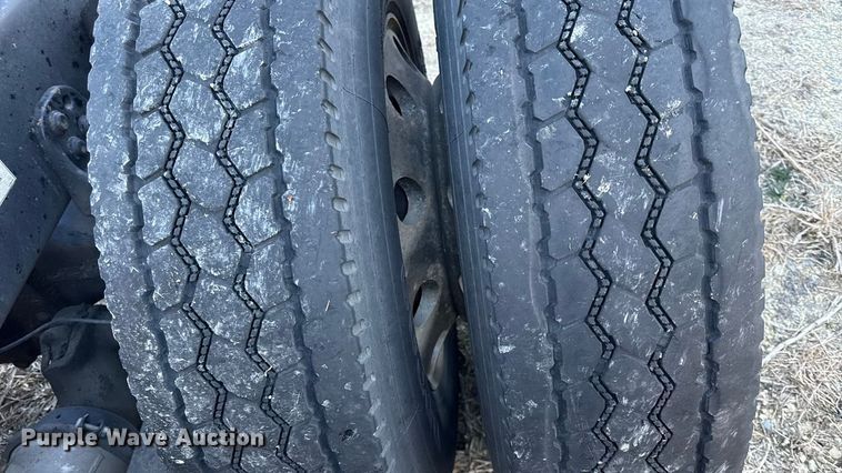 image for item EN0477 2013 Freightliner Cascadia semi truck