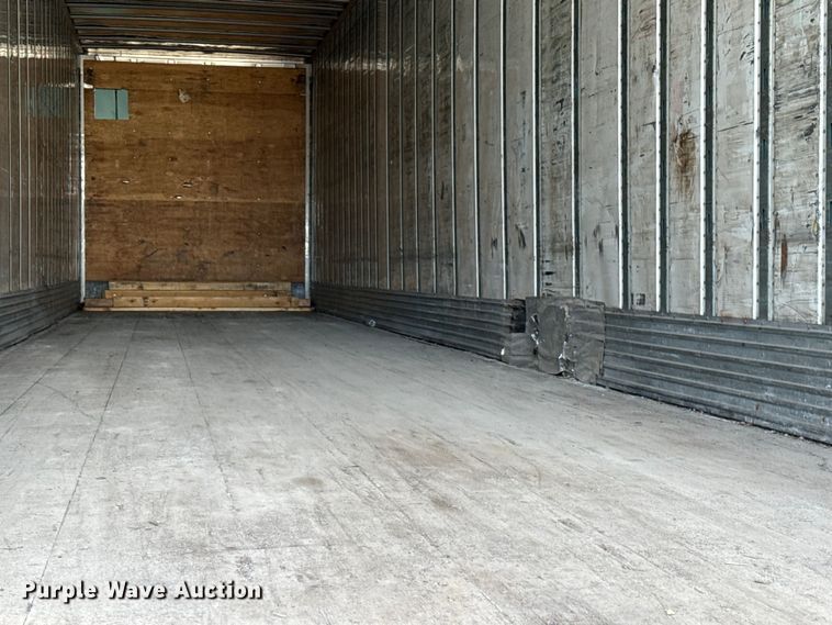 image for item EN0480 2013 Utility Trailer VS2DX dry van trailer