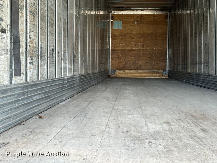 image for item EN0480 2013 Utility Trailer VS2DX dry van trailer