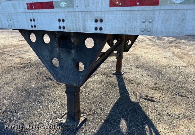 image for item EN0480 2013 Utility Trailer VS2DX dry van trailer