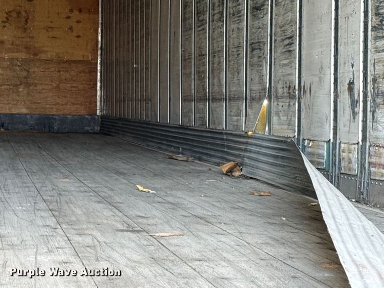 image for item EN0481 2013 Utility Trailer VS2DX dry van trailer