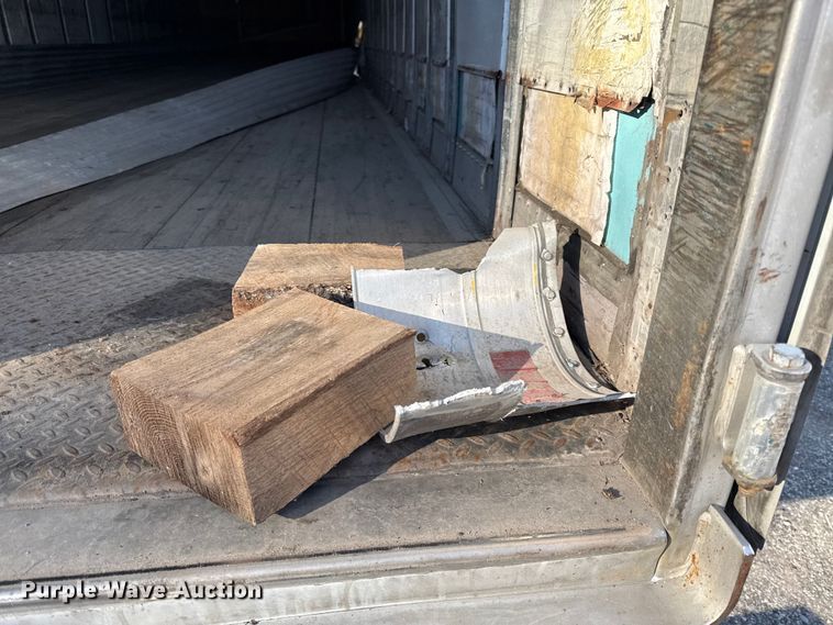 image for item EN0481 2013 Utility Trailer VS2DX dry van trailer