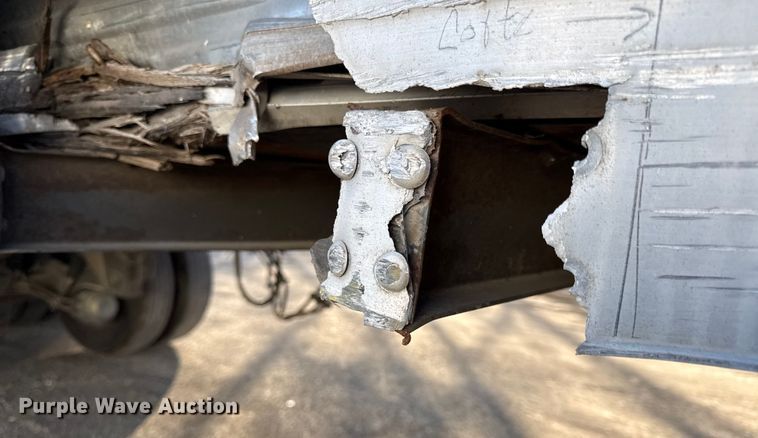 image for item EN0481 2013 Utility Trailer VS2DX dry van trailer