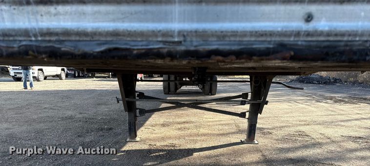 image for item EN0481 2013 Utility Trailer VS2DX dry van trailer