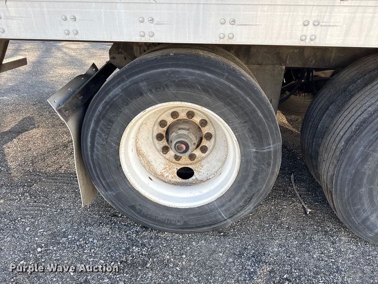 image for item EN0481 2013 Utility Trailer VS2DX dry van trailer