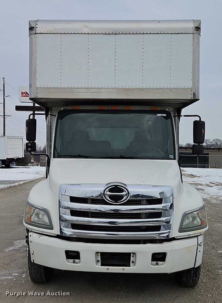 image for item EO4925 2011 Hino 268 box truck