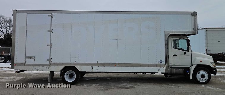 image for item EO4925 2011 Hino 268 box truck