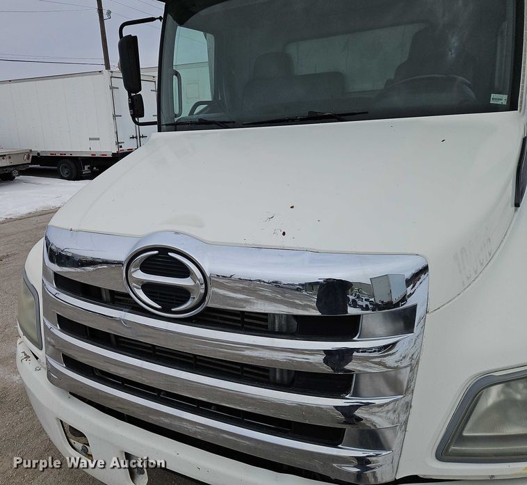image for item EO4925 2011 Hino 268 box truck