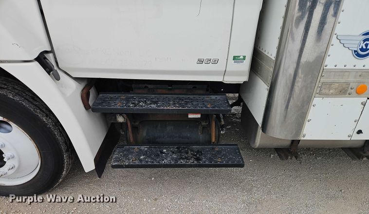 image for item EO4925 2011 Hino 268 box truck