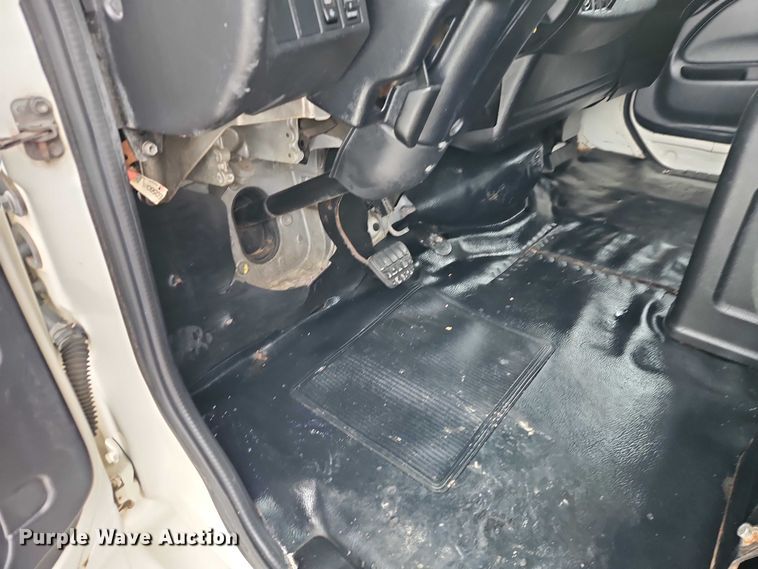 image for item EO4925 2011 Hino 268 box truck