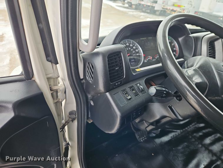 image for item EO4925 2011 Hino 268 box truck