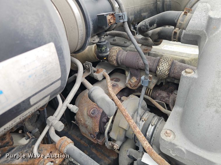 image for item EO4925 2011 Hino 268 box truck