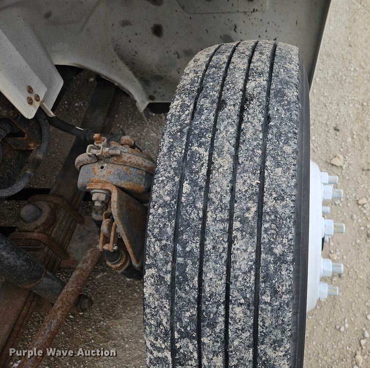 image for item EO4925 2011 Hino 268 box truck