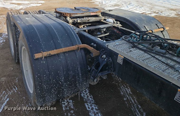 image for item EO4966 2018 Peterbilt 579 semi truck