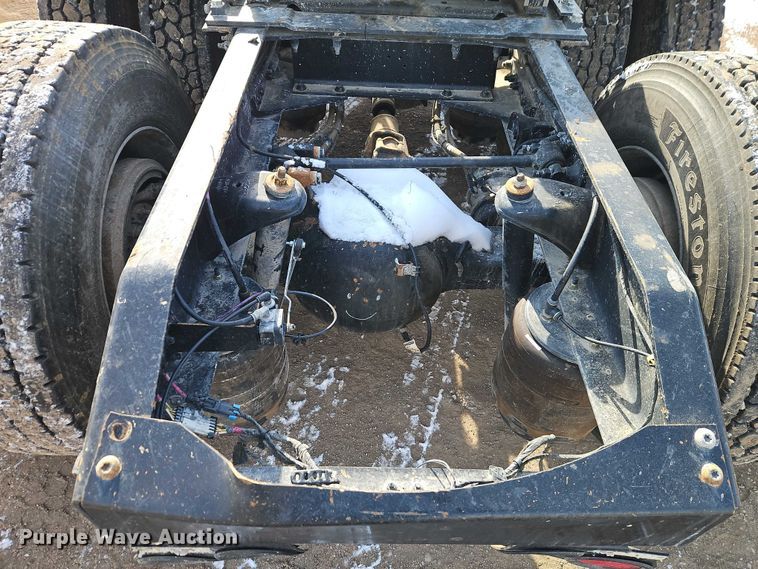 image for item EO4966 2018 Peterbilt 579 semi truck