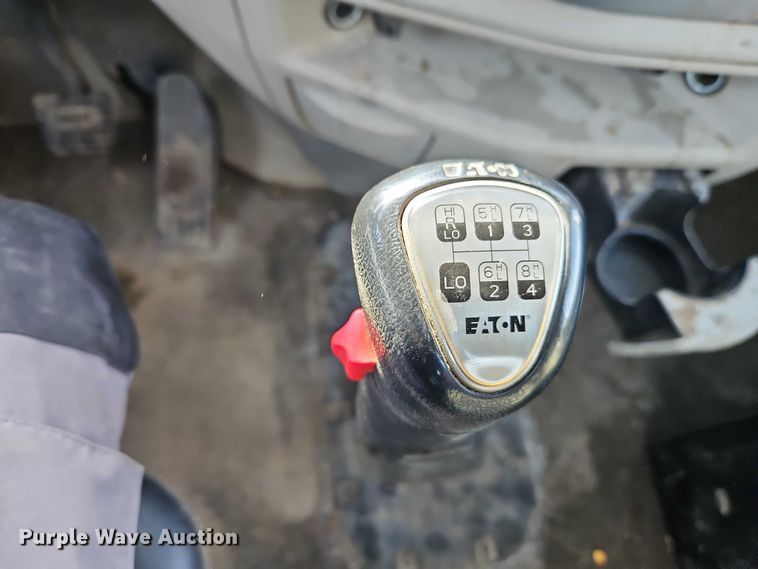 image for item EO4966 2018 Peterbilt 579 semi truck