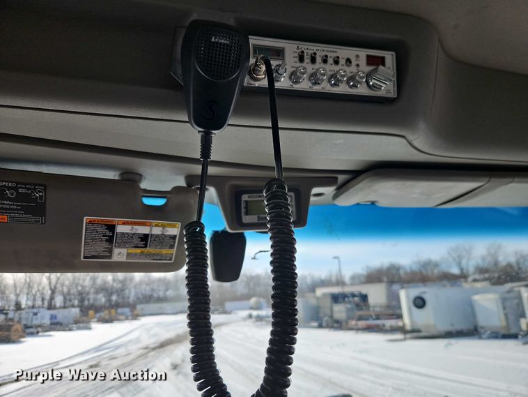 image for item EO4966 2018 Peterbilt 579 semi truck