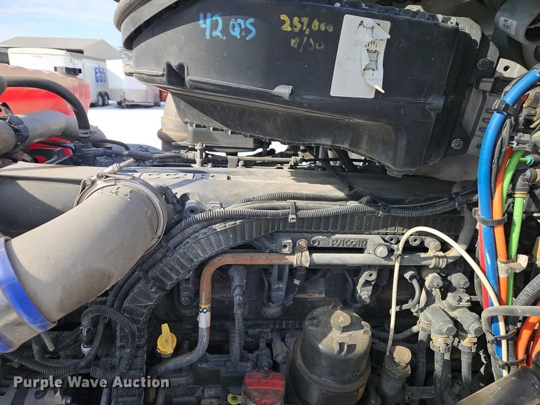 image for item EO4966 2018 Peterbilt 579 semi truck