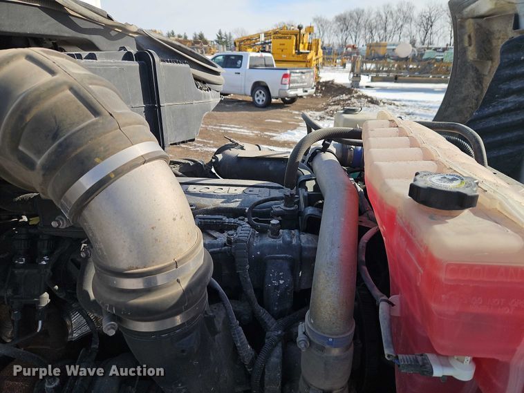 image for item EO4966 2018 Peterbilt 579 semi truck