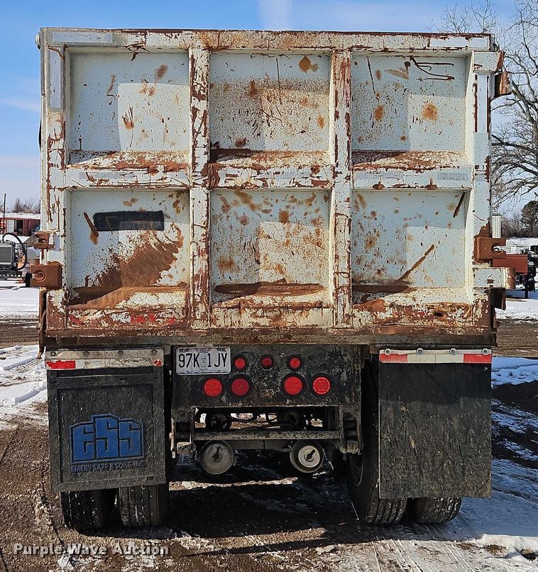 image for item EO4967 1970 Fruehauf  end dump trailer