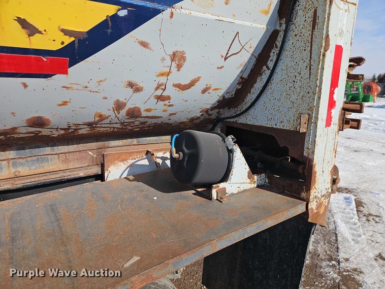 image for item EO4967 1970 Fruehauf  end dump trailer