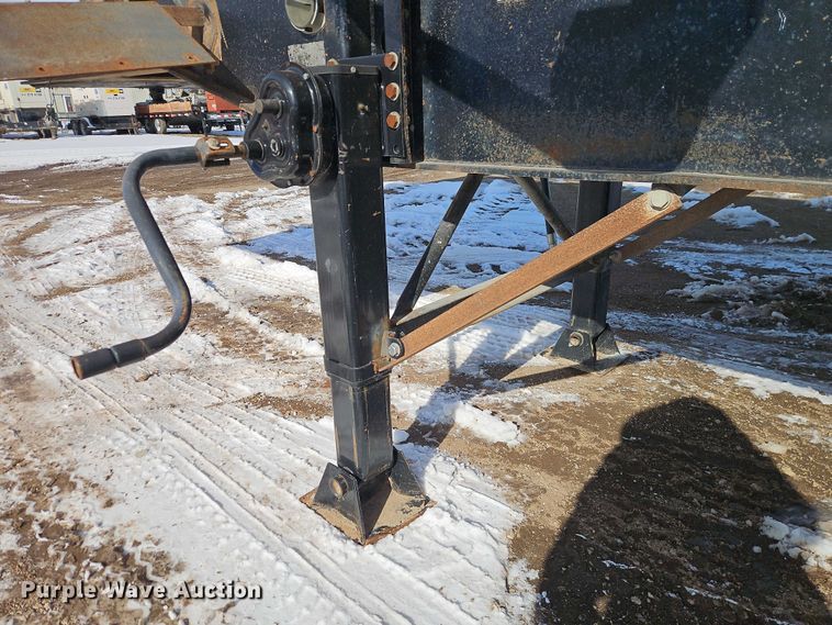 image for item EO4967 1970 Fruehauf  end dump trailer