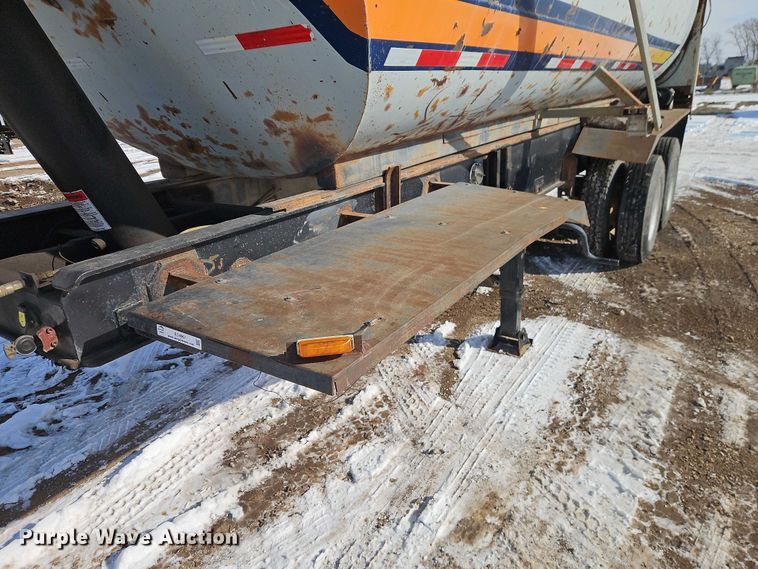 image for item EO4967 1970 Fruehauf  end dump trailer