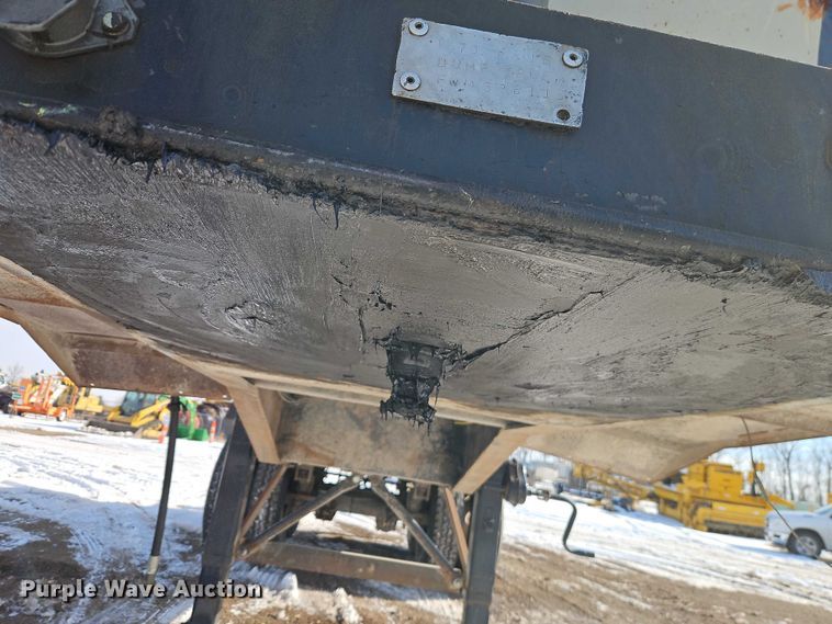 image for item EO4967 1970 Fruehauf  end dump trailer