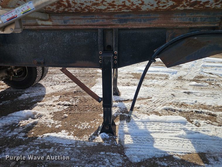 image for item EO4967 1970 Fruehauf  end dump trailer