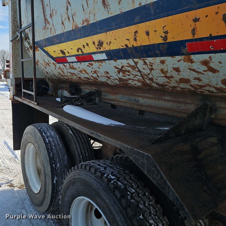 image for item EO4967 1970 Fruehauf  end dump trailer