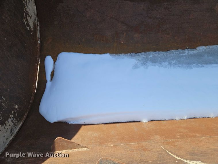 image for item EO4967 1970 Fruehauf  end dump trailer