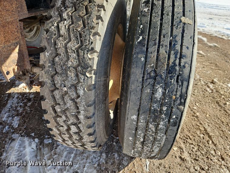 image for item EO4967 1970 Fruehauf  end dump trailer