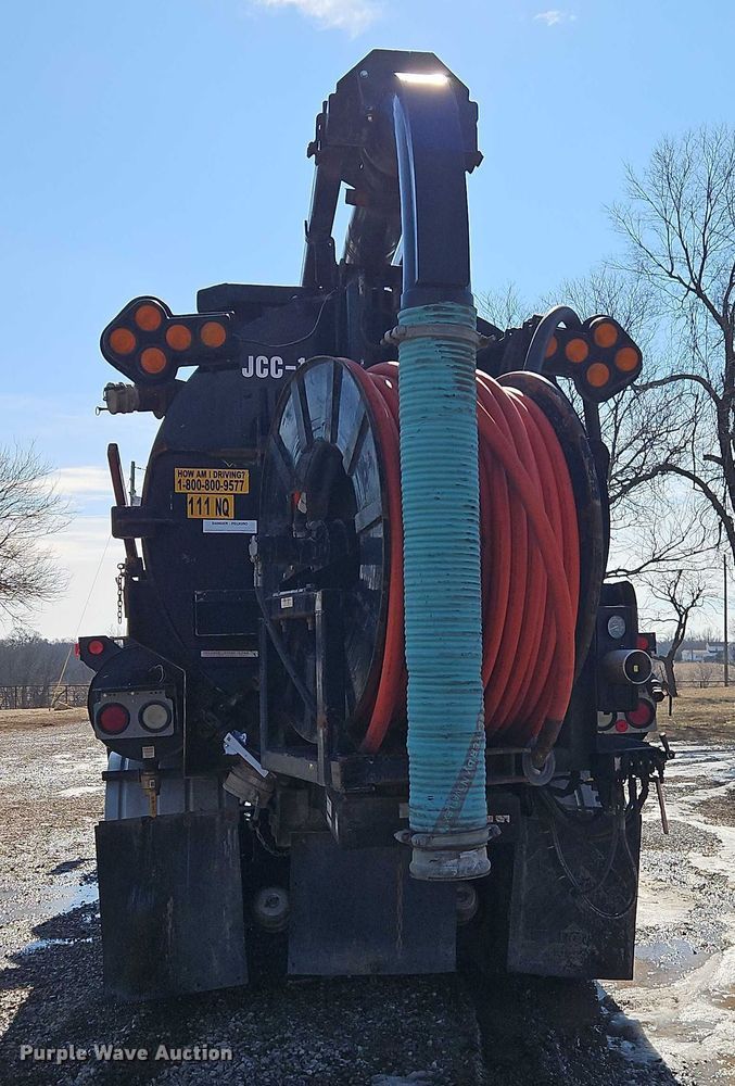 image for item EO4983 2000 Volvo WG sewer jetter truck