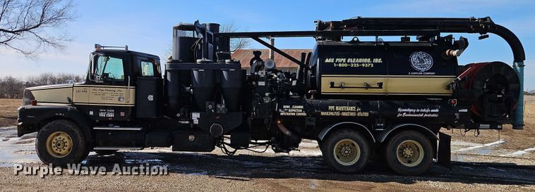 image for item EO4983 2000 Volvo WG sewer jetter truck
