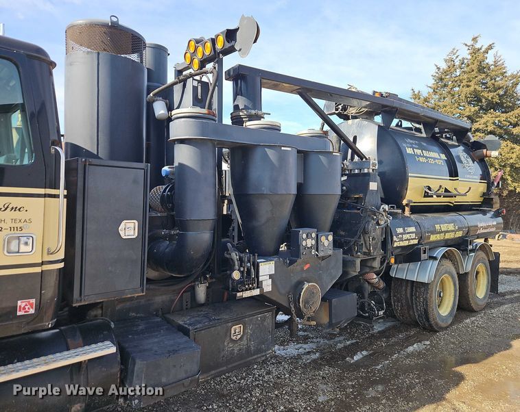 image for item EO4983 2000 Volvo WG sewer jetter truck