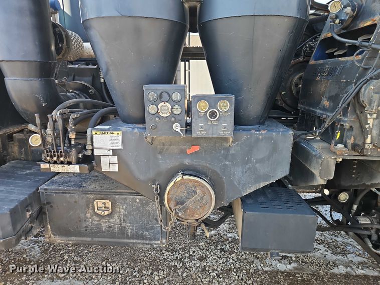 image for item EO4983 2000 Volvo WG sewer jetter truck