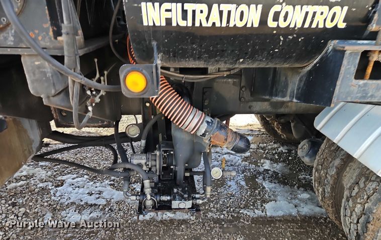 image for item EO4983 2000 Volvo WG sewer jetter truck