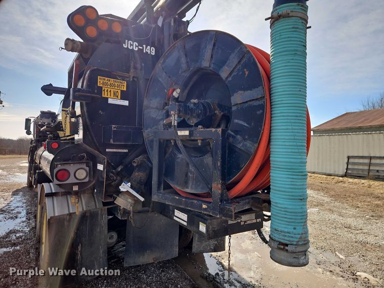 image for item EO4983 2000 Volvo WG sewer jetter truck